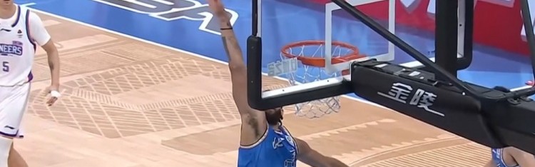 跳着探戈扣了~麦基突破转身单臂暴扣后再送飞天大帽 哈姆雷特抱怨