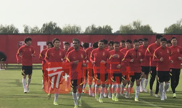 开云平台-中国男足回家休整结束 今日复训继续备战12强赛