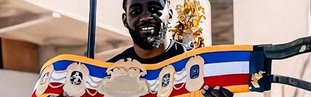 克劳福德巅峰退役藏真相：野望不敌健康，拳坛暗流值得警惕|特伦斯·克劳福德|金腰带|贾尼贝克·阿里姆哈努利|级别|药检_新浪体育_新浪新闻