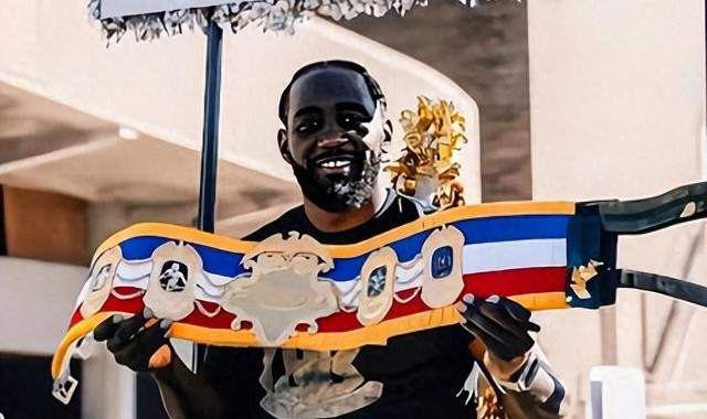 克劳福德巅峰退役藏真相：野望不敌健康，拳坛暗流值得警惕|特伦斯·克劳福德|金腰带|贾尼贝克·阿里姆哈努利|级别|药检_新浪体育_新浪新闻