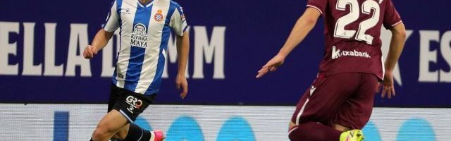 开云官方直播-如果武磊除了“玄学”单刀外并不差，就真的太可惜了