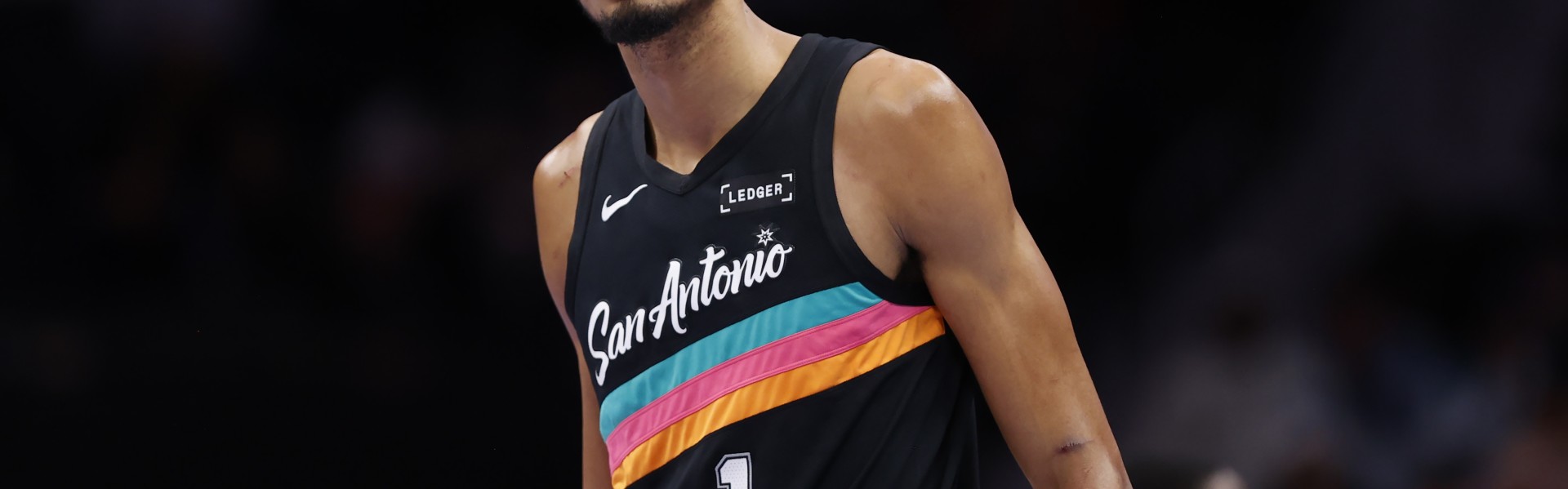 开云平台-文班亚马：克劳福德是我最爱看的球员之一 他是很棒的导师