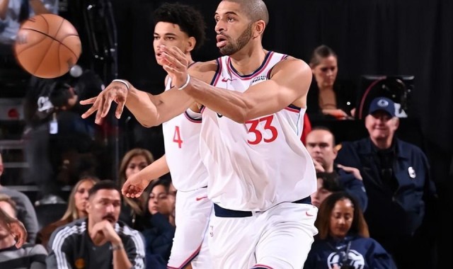 开云体育官网-最近一段时间的状态一塌糊涂，快船对于锋线老将的使用存在问题？