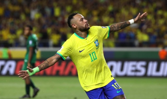开云平台-费迪南德：不敢相信内马尔落选巴西队名单，希望安帅带他去世界杯
