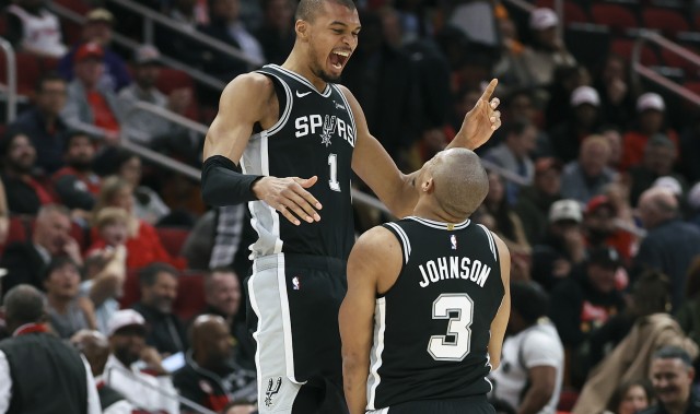 开云官方直播-文班亚马：奥利尼克在进攻端极具眼光 他的建议值得我信赖